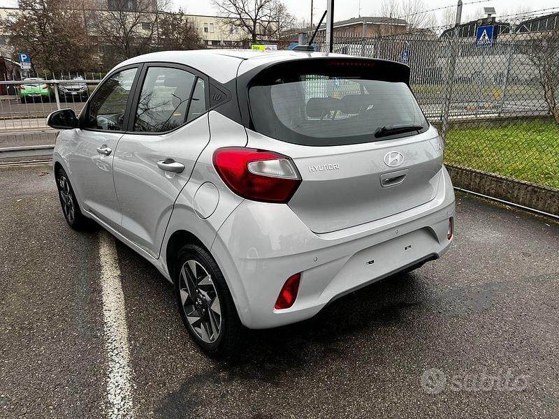 Nuova Hyundai i10 63 CV (46 kW) 2025 Grigio Utilitaria