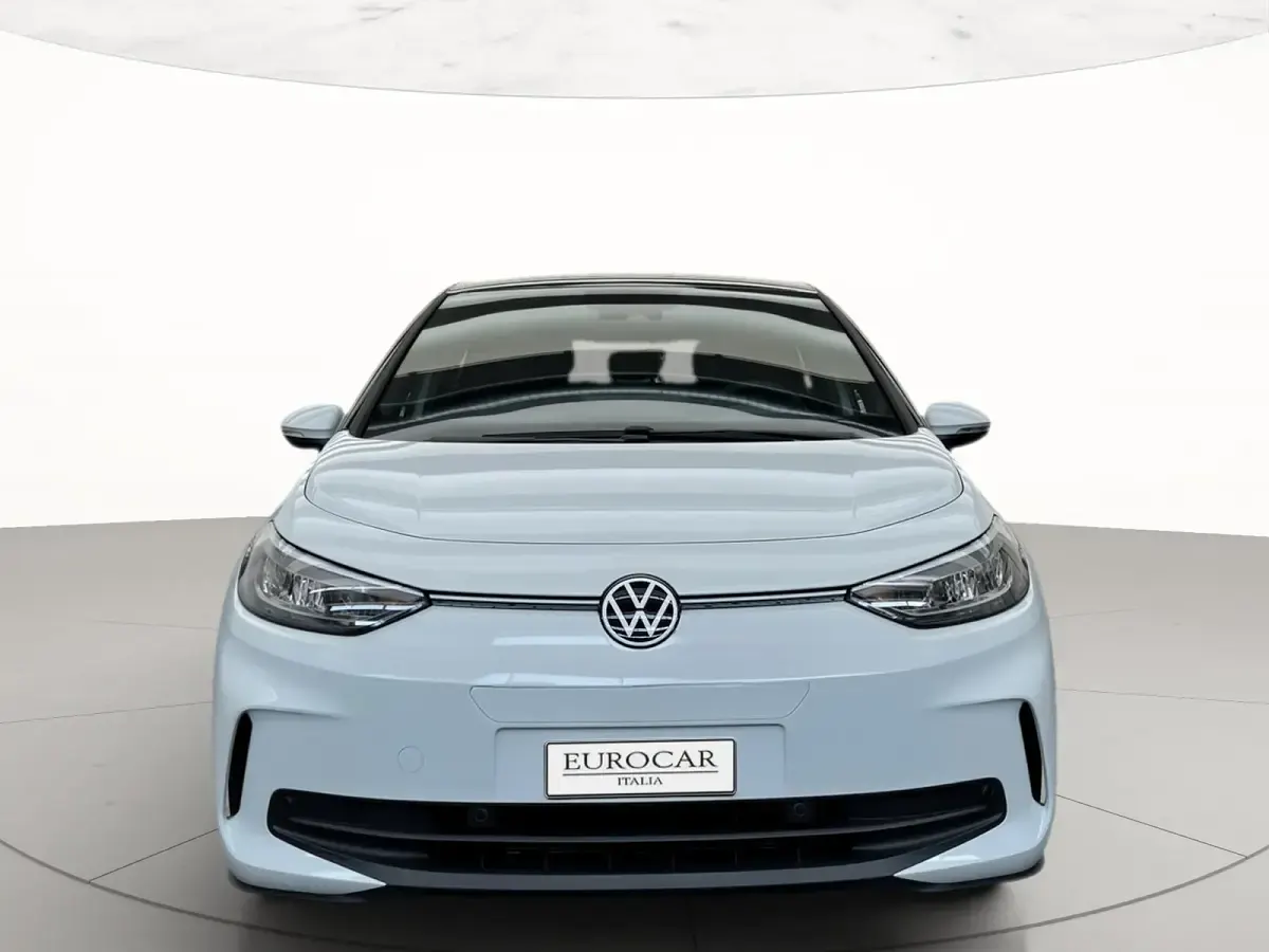 Nuova VW ID.3 Pure 125 kW (170 CV) 2026 Glacier white metallizzato ner Utilitaria