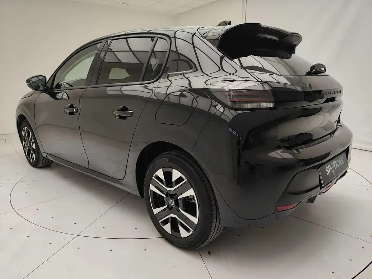 Usata Peugeot 208 Allure 145 CV (106 kW) 2025 Nero Utilitaria