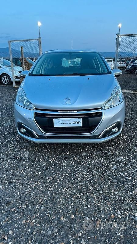 Usata Peugeot 208 Allure 74 CV (54 kW) 2017 Grigio Utilitaria
