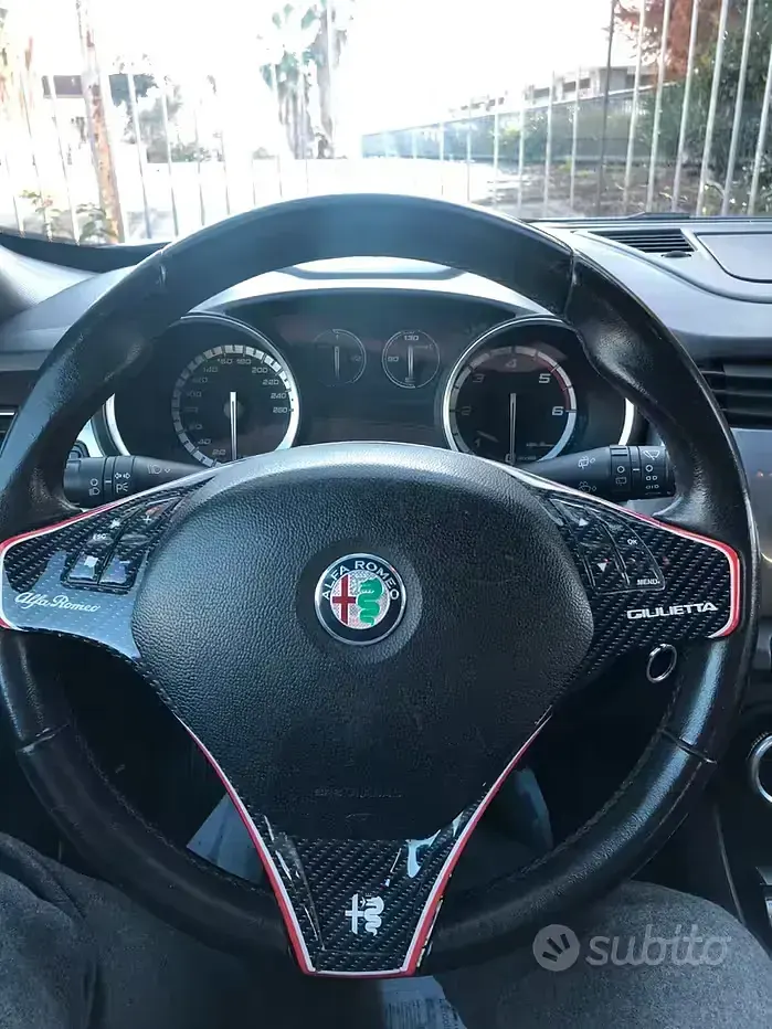 Usata Alfa Romeo Giulietta Quadrifoglio 109 CV (80 kW) 2011 Bianco Utilitaria