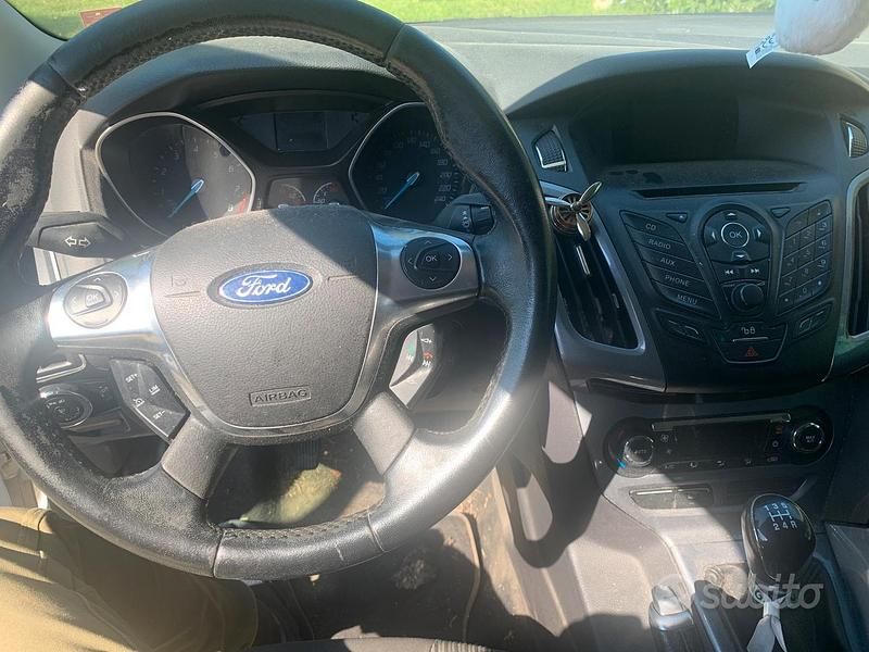 Usata Ford Focus 120 CV (88 kW) 2014 Bianco Station wagon