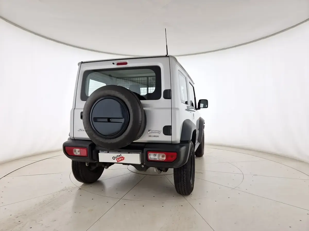 Usata Suzuki Jimny 102 CV (75 kW) 2022 Grigio metallizzato SUV