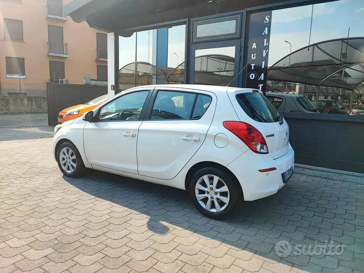 Usata Hyundai i20 85 CV (62 kW) 2013 Bianco Utilitaria