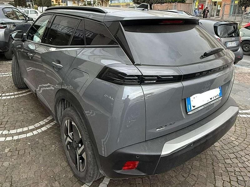 Usata Peugeot 2008 Allure 102 CV (75 kW) 2025 Grigio SUV