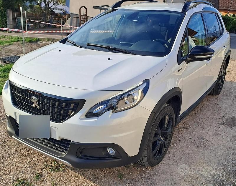 Usata Peugeot 2008 GT-line 120 CV (88 kW) 2017 Bianco SUV