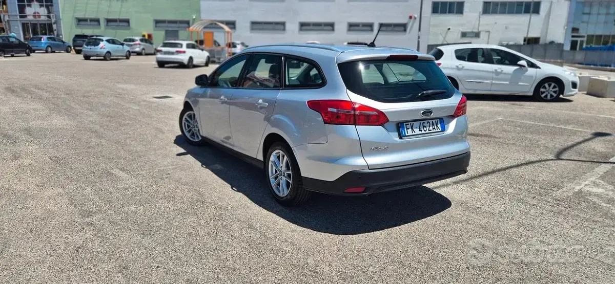 Usata Ford Focus 95 CV (69 kW) 2017 Grigio Station wagon