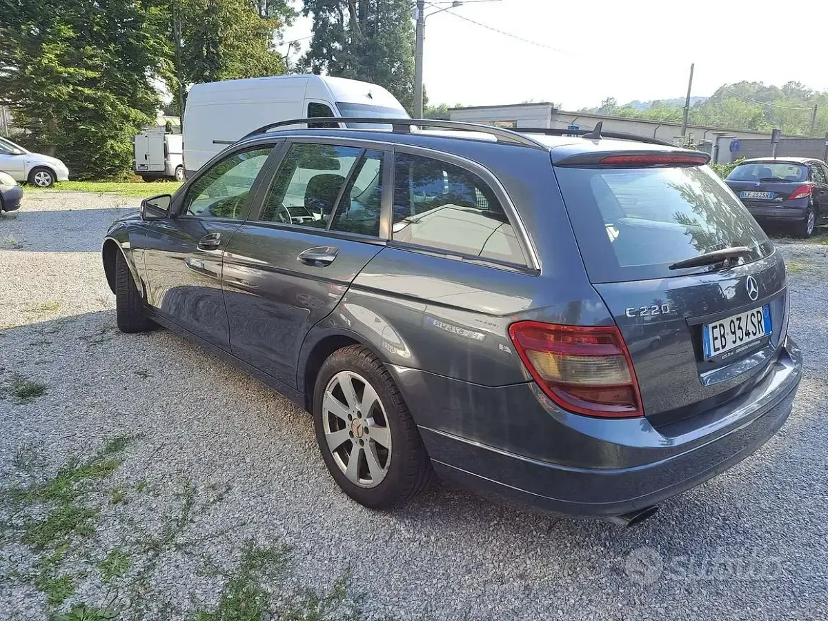 Usata Mercedes C220 143 CV (105 kW) 2011 Grigio Station wagon