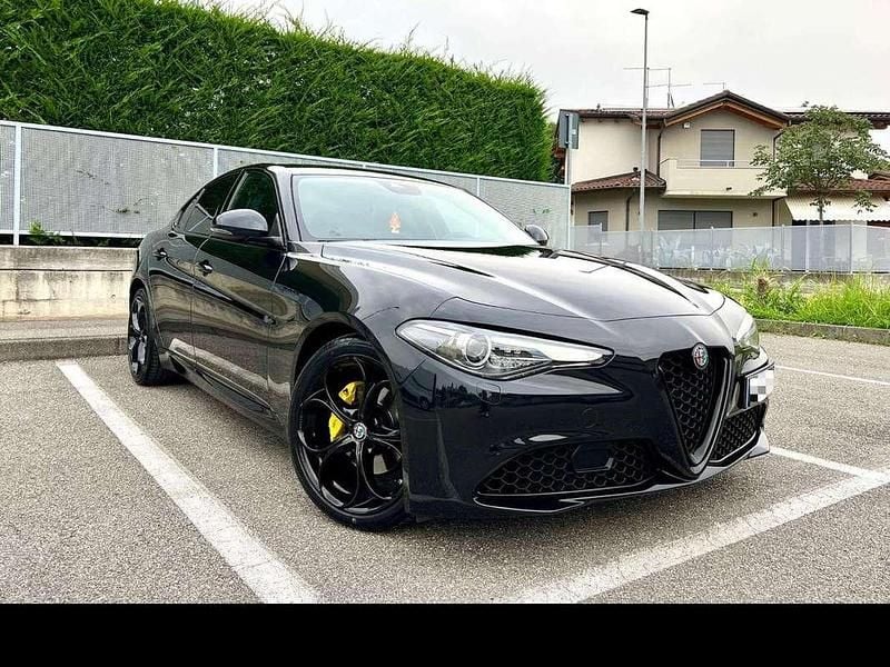Nero Usata 2020 Alfa Romeo Giulia Veloce Tre volumi | 28.000 € (Buon prezzo) - Immagine 1/4