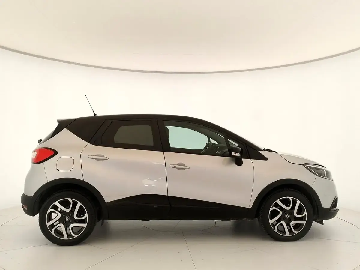 Usata Renault Captur Intens 90 CV (66 kW) 2017 Argento SUV