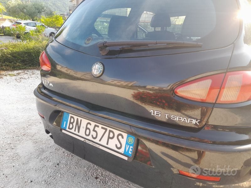 Usata Alfa Romeo 147 120 CV (88 kW) 2001 Nero Utilitaria