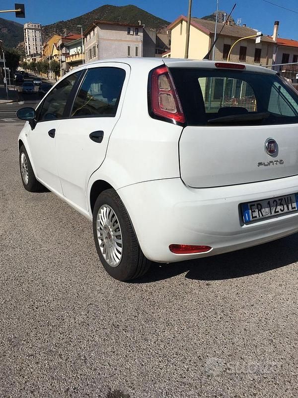 Gebraucht Fiat Punto 75 PS (55 kW) 2013 Weiß Kleinwagen