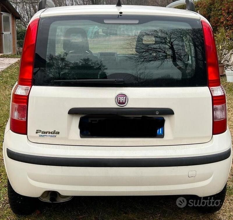 Usato 2012 Fiat Panda 1.2 Benzin 69 CV (6.800 €)