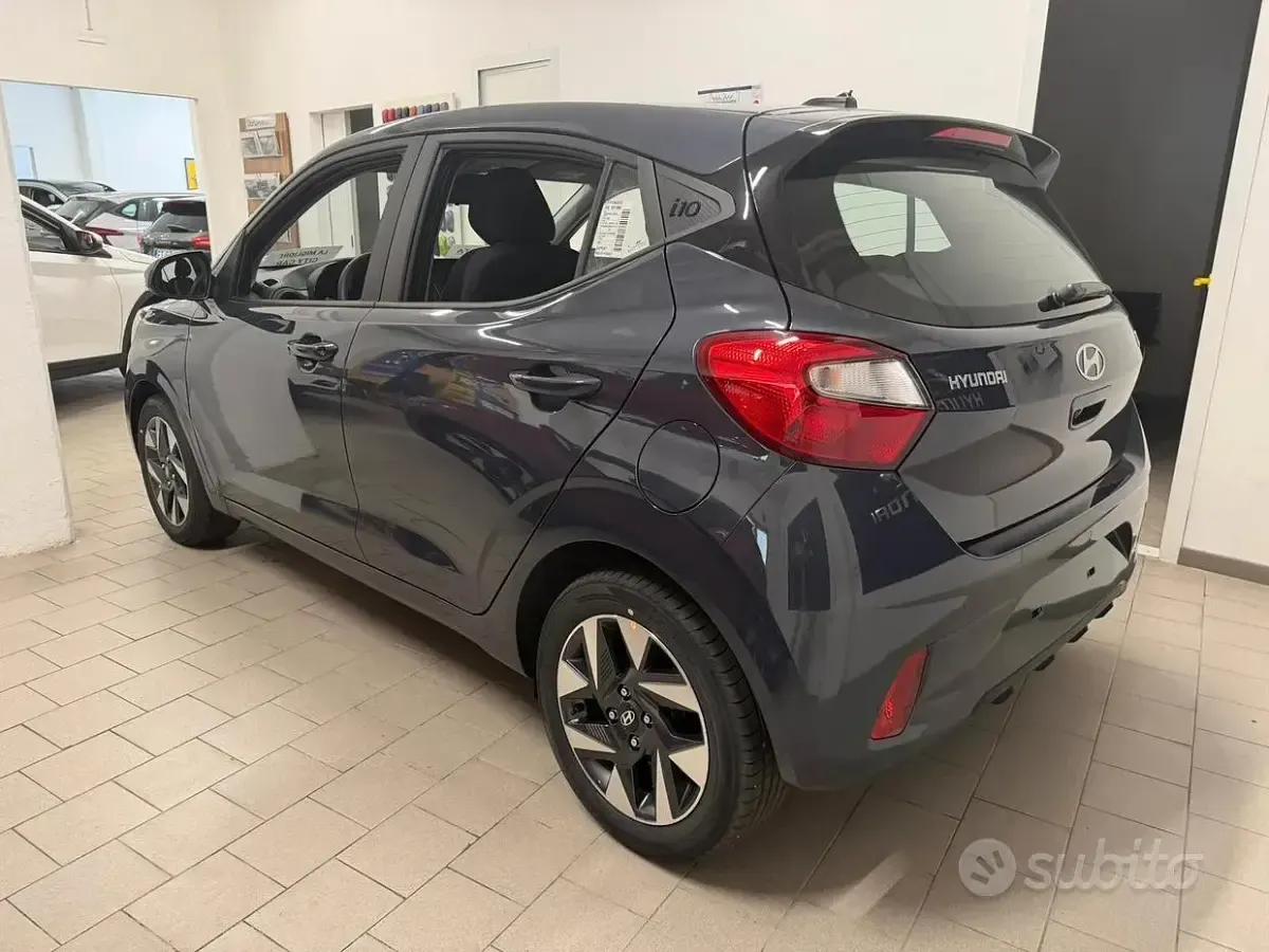 Nuova Hyundai i10 63 CV (46 kW) 2026 Grigio Utilitaria