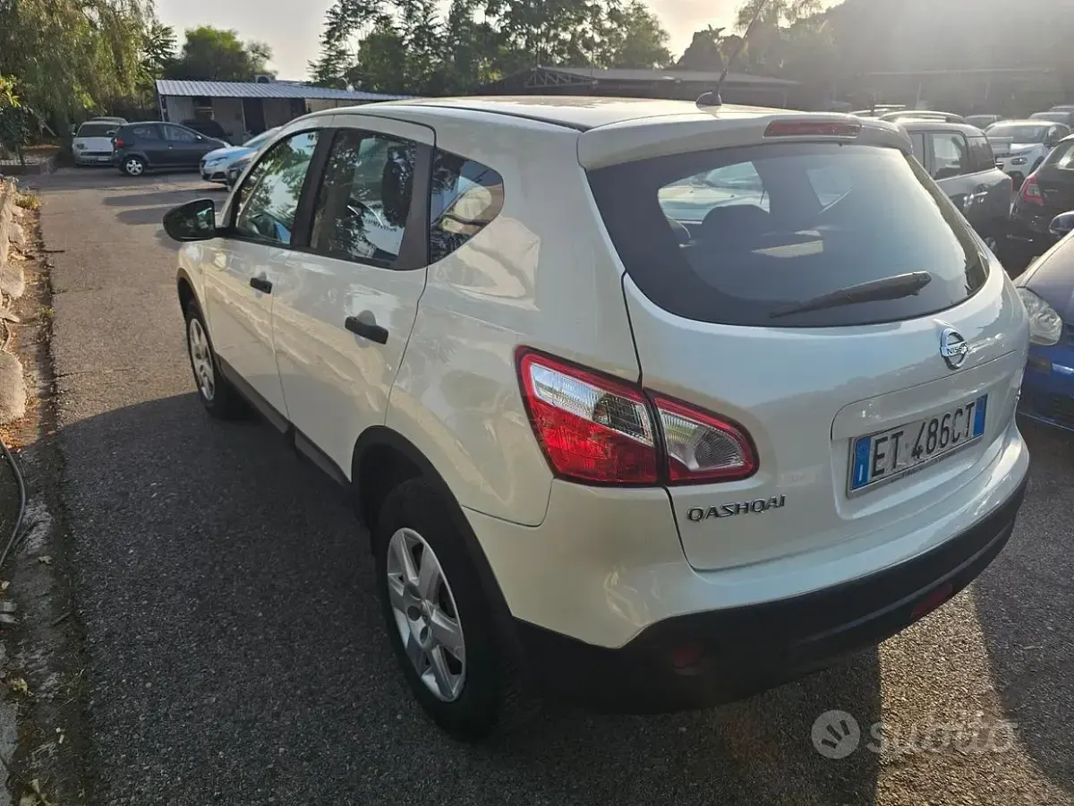 Usata Nissan Qashqai Acenta 110 CV (80 kW) 2014 Bianco SUV