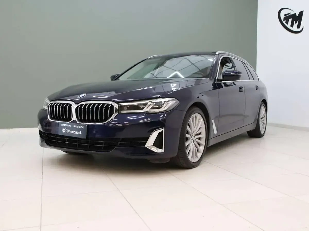 Usata BMW 530 Luxury Line 249 CV (183 kW) 2022 Blu/azzurro Station wagon