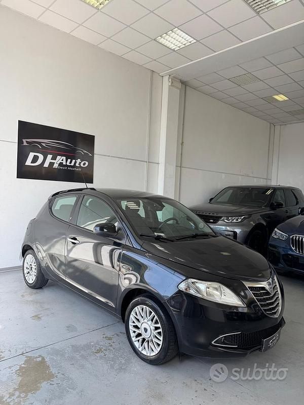 Usata Lancia Ypsilon Platinum 69 CV (50 kW) 2014 Nero Utilitaria
