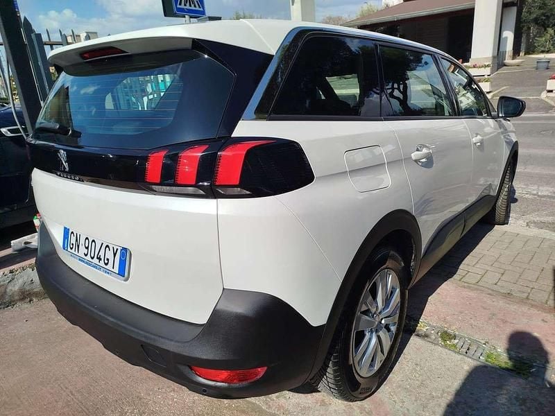 Usata Peugeot 5008 131 CV (96 kW) 2023 Other SUV