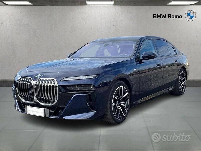 Usata BMW 740 M Sport 299 CV (219 kW) 2025 Bmw individual tanzanite blue metallic Berlina
