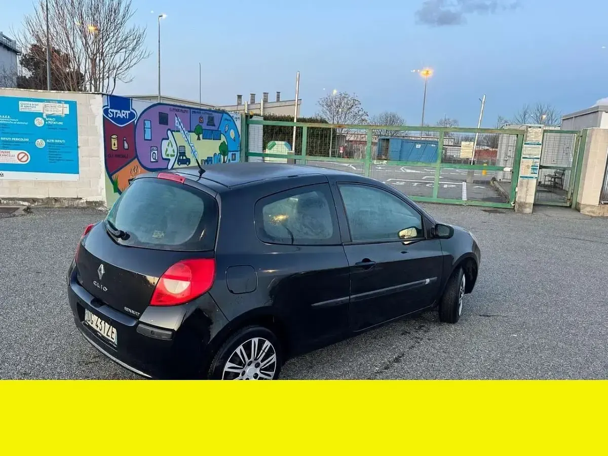 Usata Renault Clio II 58 CV (42 kW) 2008 Other Berlina