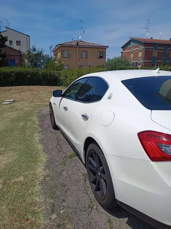 Usata Maserati Ghibli 250 CV (183 kW) 2016 Bianco Berlina