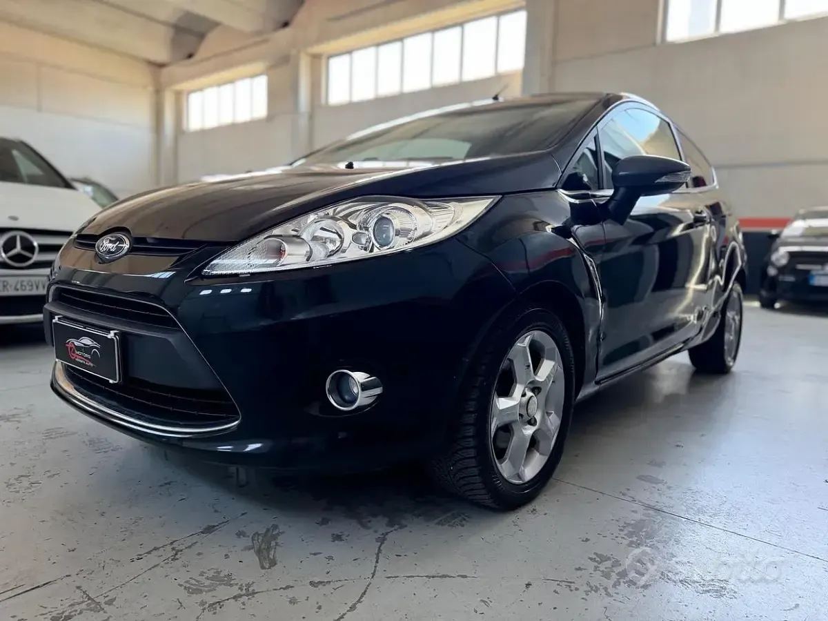Usado Ford Fiesta 82 HP (60 kW) 2013 Preto Citadino