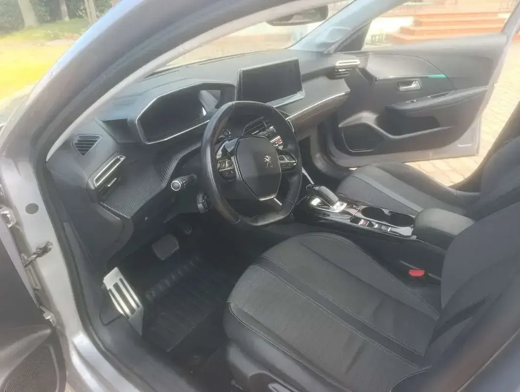 Usata Peugeot e-208 Allure 56 kW (77 CV) 2021 Utilitaria