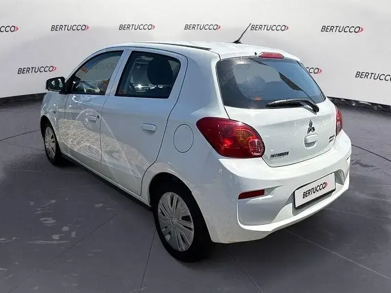Usata Mitsubishi Space Star Invite 71 CV (52 kW) 2016 Bianco Utilitaria