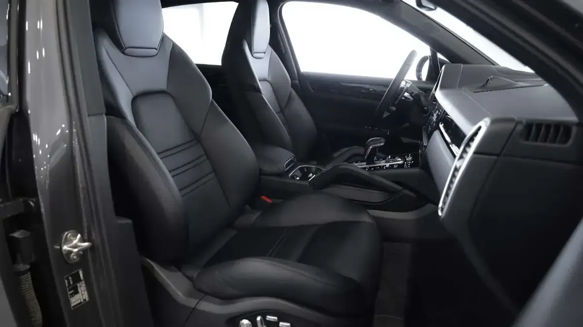 Usata Porsche Cayenne 441 CV (324 kW) 2019 Grigio SUV