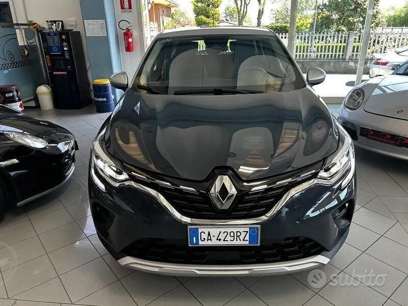 Usata Renault Captur Zen 101 CV (74 kW) 2020 Grigio SUV