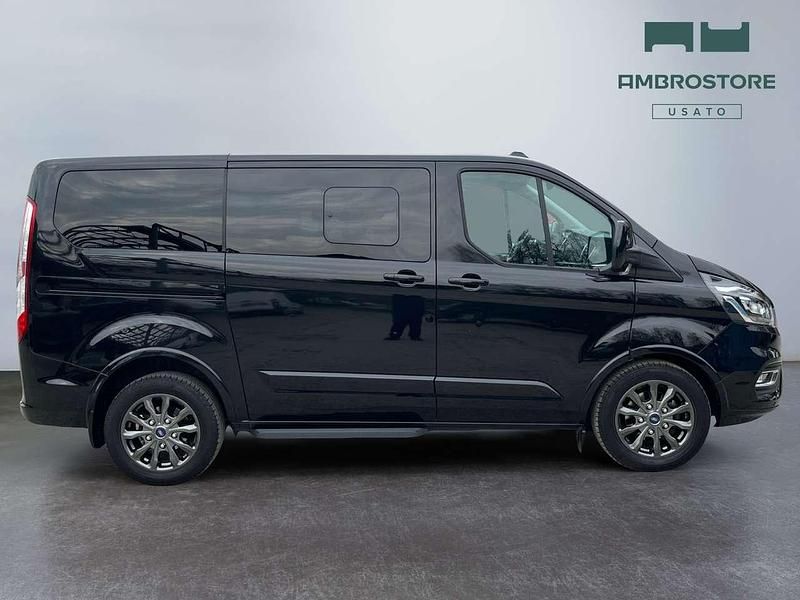 Usata Ford Tourneo Custom 185 CV (136 kW) 2022 Nero Furgone