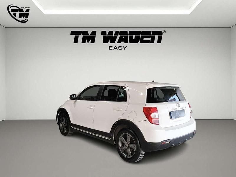 Usata Toyota Urban Cruiser Luxury 101 CV (74 kW) 2010 Bianco Utilitaria