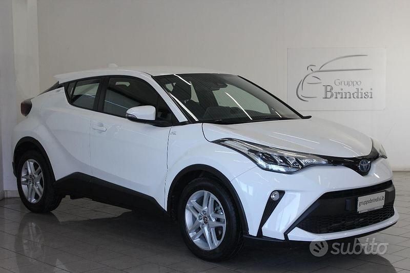 Usata Toyota C-HR Active 122 CV (89 kW) 2023 Bianco SUV