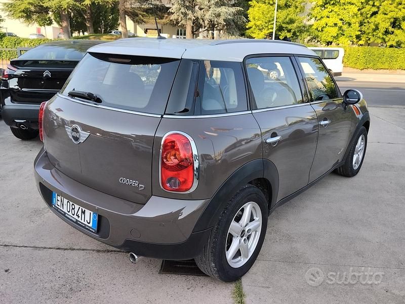 Usata Mini Cooper D Countryman 111 CV (81 kW) 2012 Marrone SUV