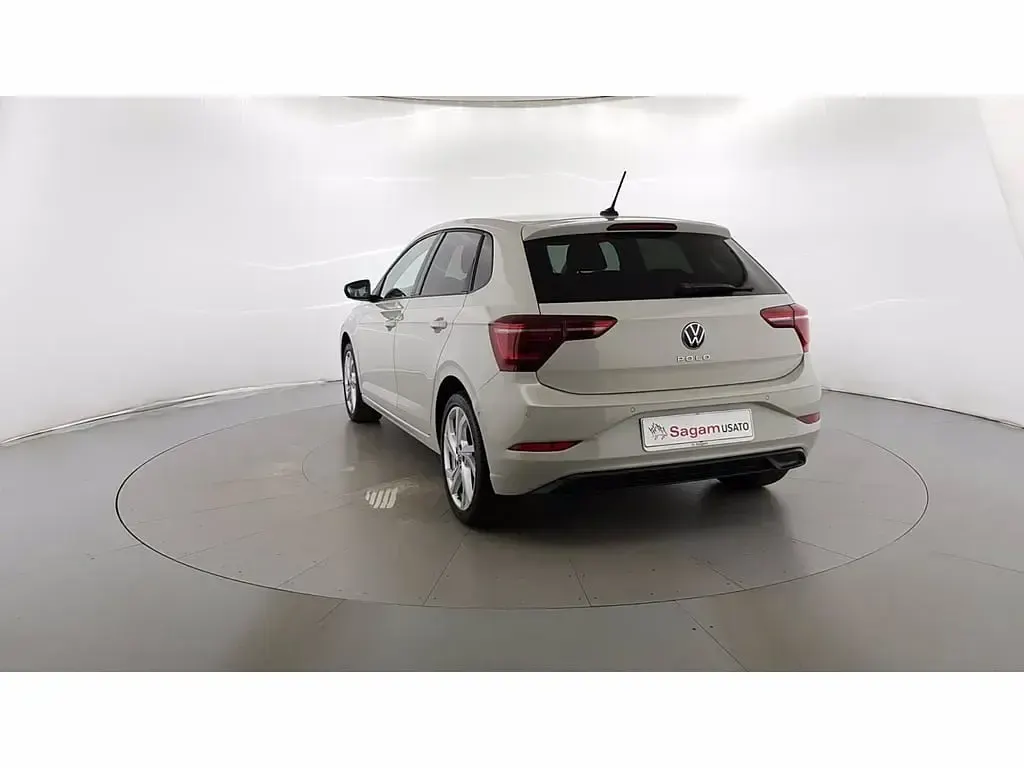 Usata VW Polo Style 95 CV (69 kW) 2023 Argento riflesso Utilitaria