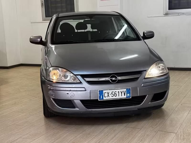 Usata Opel Corsa 60 CV (44 kW) 2006 Argento Utilitaria
