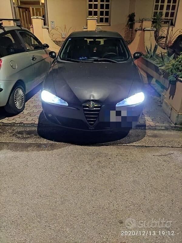 Usata 2005 Alfa Romeo 147 Due volumi | 1000 € (Super prezzo) - Immagine 1/4