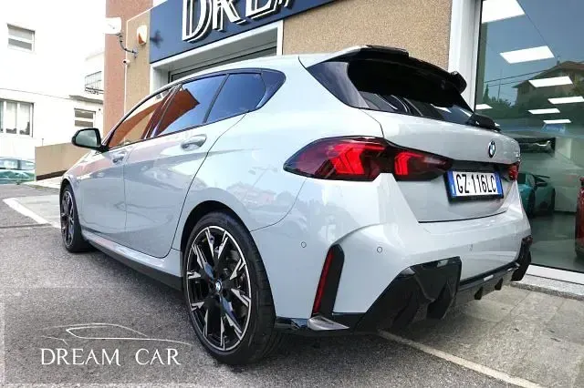 Usata BMW 118 M Sport 150 CV (110 kW) 2025 Grigio metallizzato Utilitaria