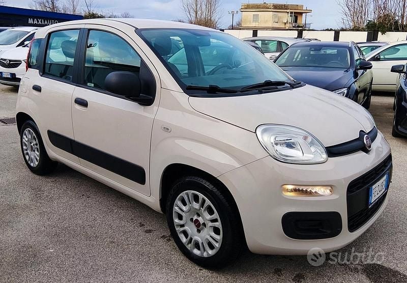 Usata Fiat Panda 69 CV (50 kW) 2016 Beige Utilitaria