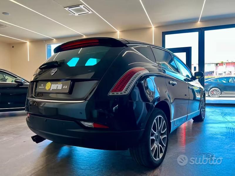 Usata Lancia Delta 165 CV (121 kW) 2009 Nero Utilitaria