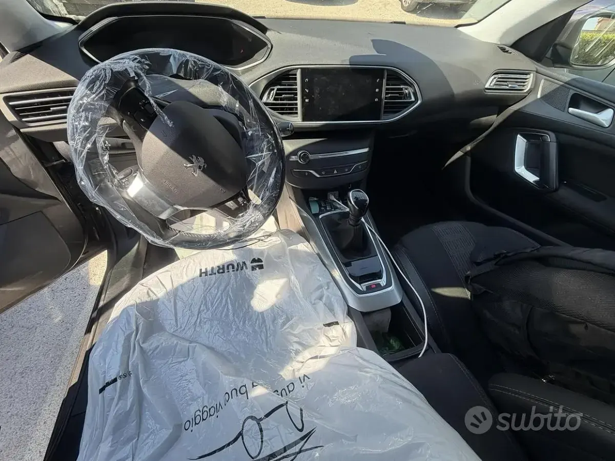 Usata Peugeot 308 110 CV (80 kW) 2021 Berlina