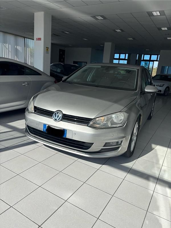 Usata VW Golf VII Highline 104 CV (76 kW) 2014 Argento Berlina
