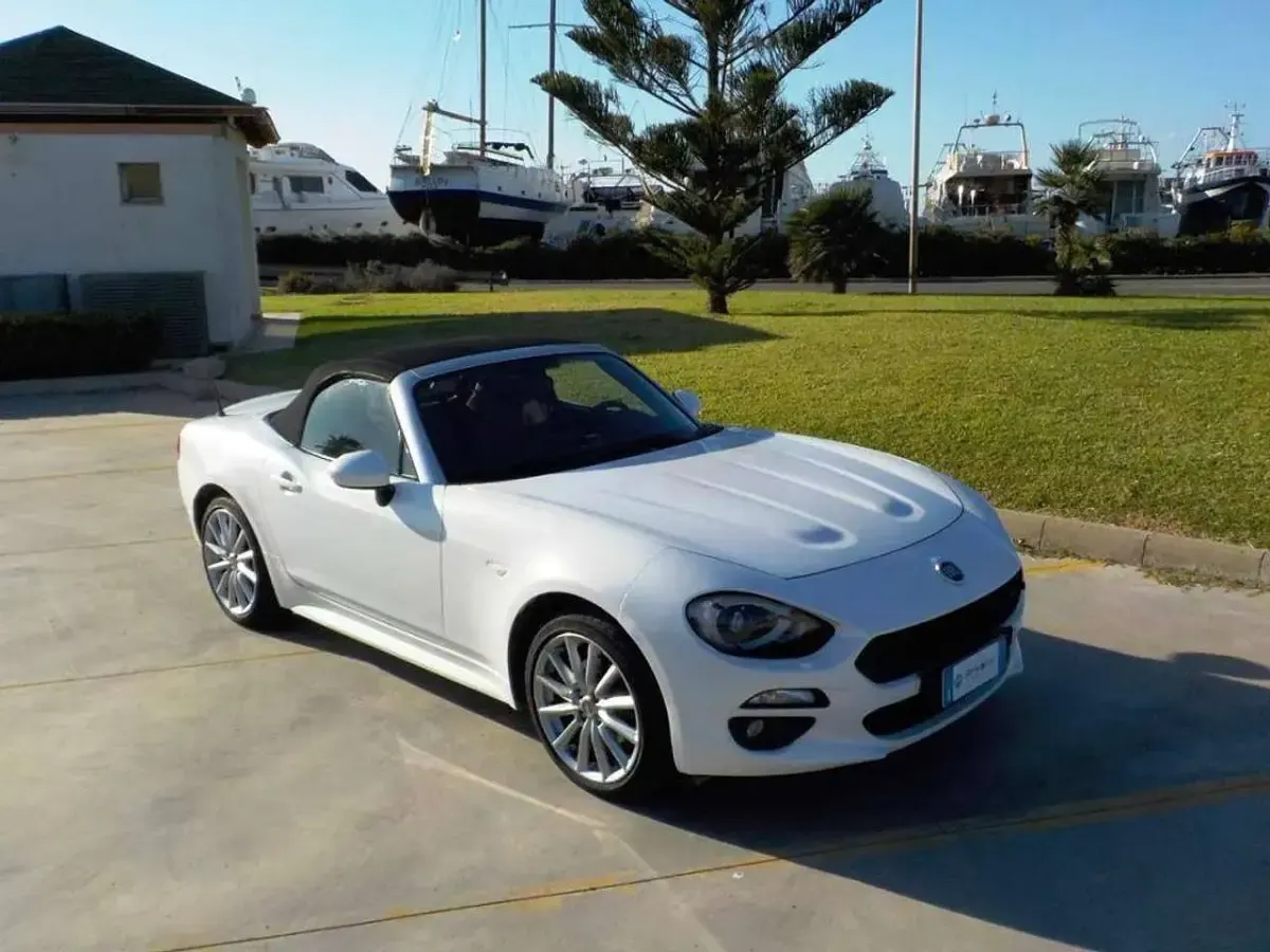 Usata Fiat 124 Spider Lusso 140 CV (102 kW) 2016 Bianco Cabrio