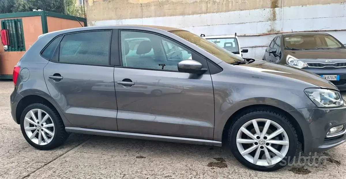 Usata VW Polo Business 75 CV (55 kW) 2016 Grigio Berlina
