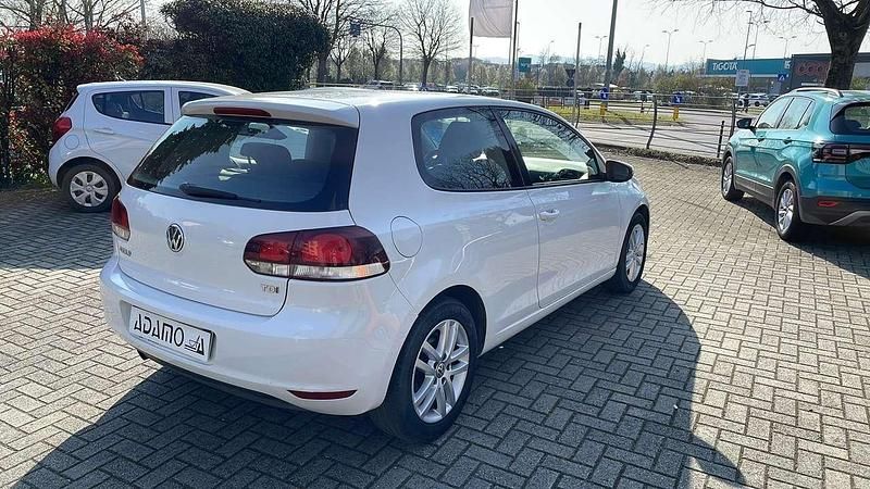 Usata VW Golf VI Highline 105 CV (77 kW) 2011 Bianco Utilitaria