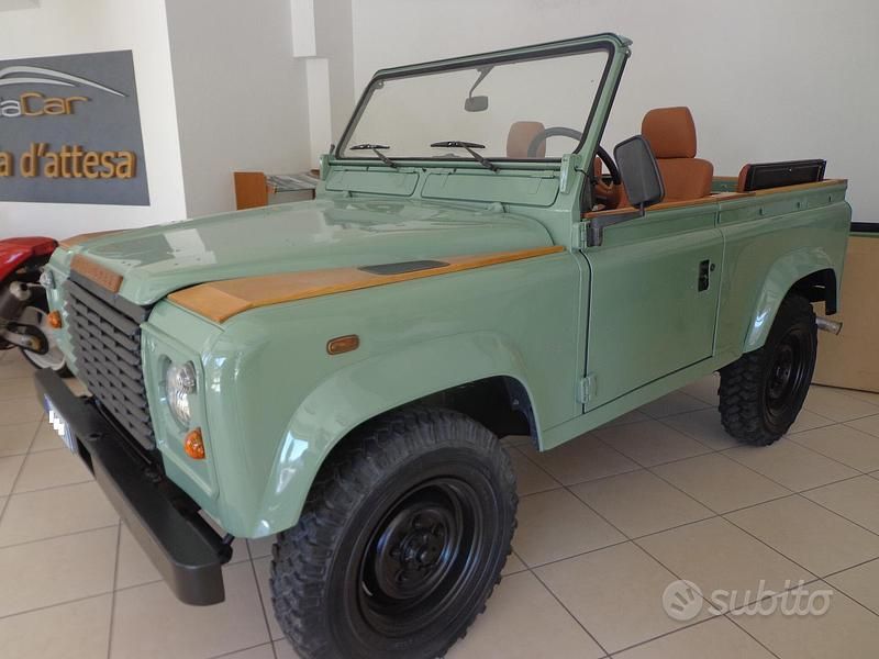 Usata Land Rover Defender 113 CV (83 kW) 1995 Verde SUV