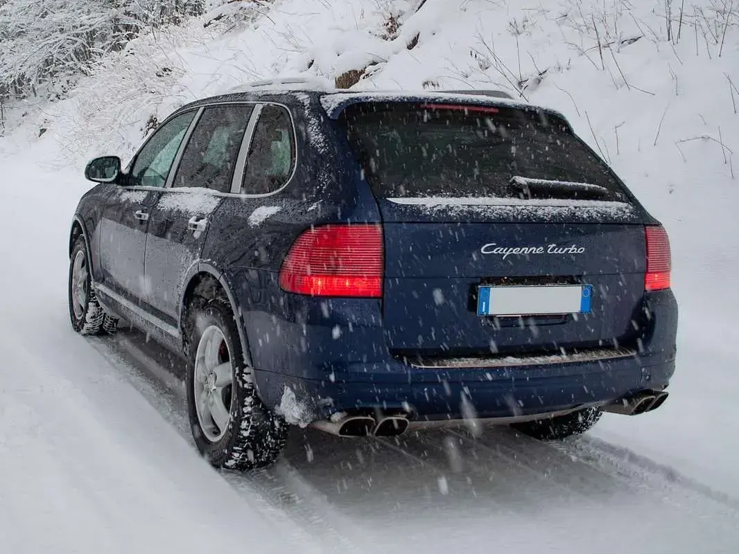 Usata Porsche Cayenne Turbo 450 CV (330 kW) 2003 Bluazzurro SUV