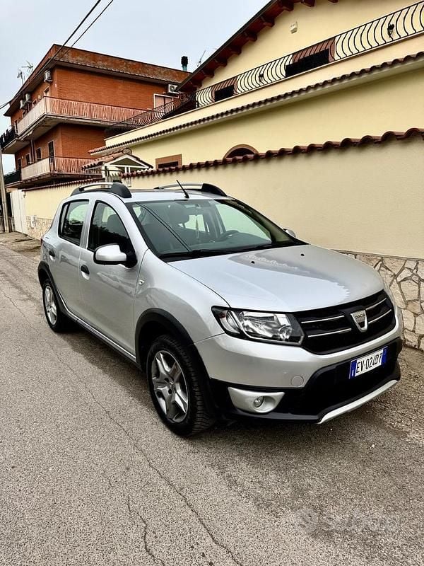Usata Dacia Sandero Prestige 90 CV (66 kW) 2015 Grigio Berlina