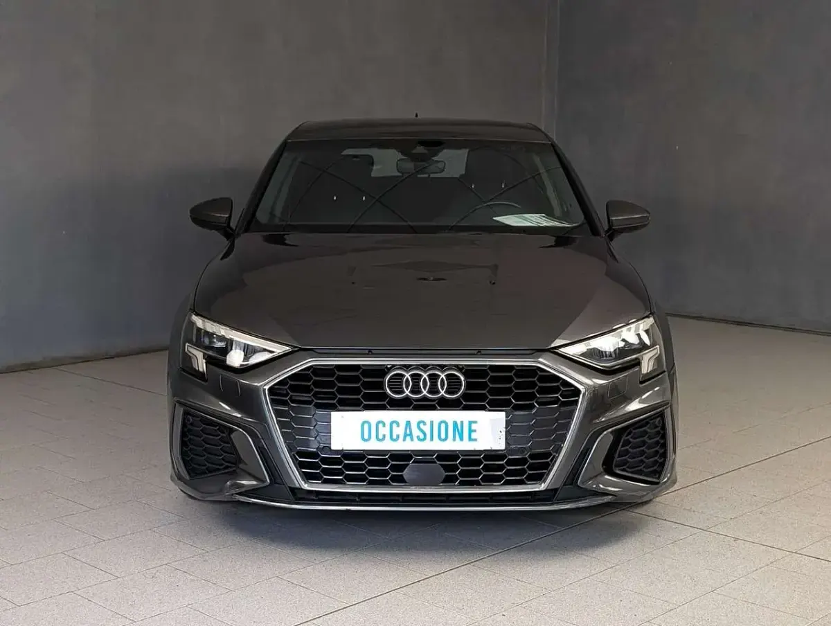 Usata Audi A3 S-Line 116 CV (85 kW) 2023 Grigio Berlina