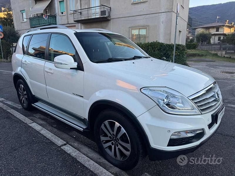 Usata Ssangyong (KGM) Rexton 155 CV (114 kW) 2014 Bianco pastello SUV